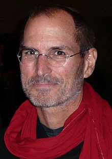 220px-Steve_Jobs_with_red_shawl_edit2