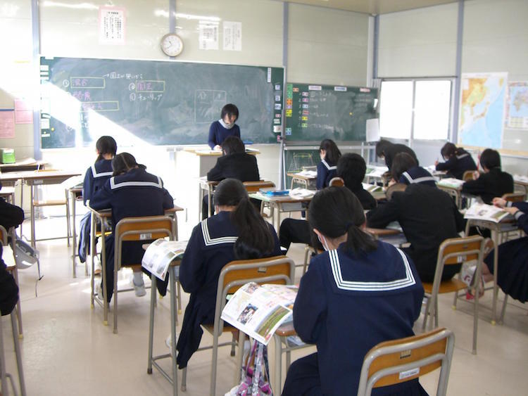 junior-high-school-classroom